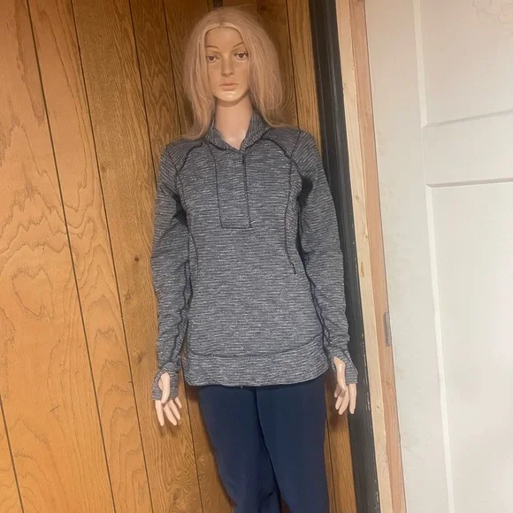 Lululemon" Think Fast Pullover - Picture 7 of 16